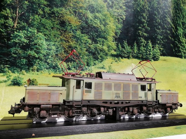205 Lackierung von Lokomotiven Spur 1