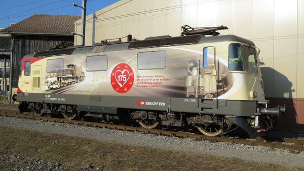 37875 Elektrolokomotive Re 420 "175 Jahre Schweizer Bahnen" der SBB Epoche VI