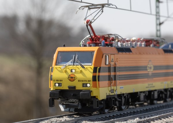 39867 Elektrolokomotive Baureihe 189 der MRCE gemietet von der Rotterdam Rail Feeding B.V. Epoche VI