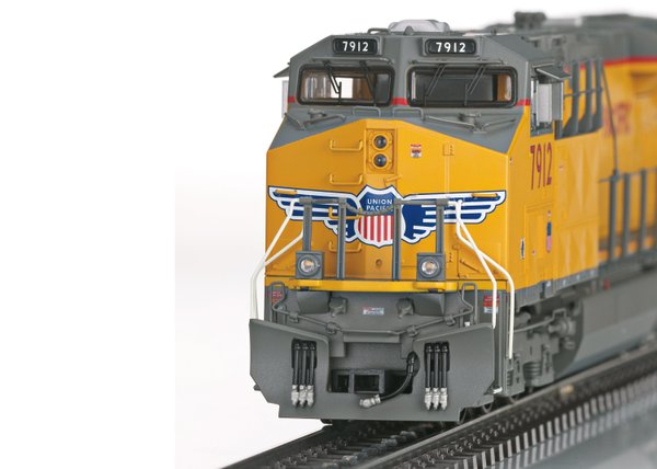 38441 Diesellokomotive Typ GE ES44AC der Union Pacific Railroad (UP) Epoche VI